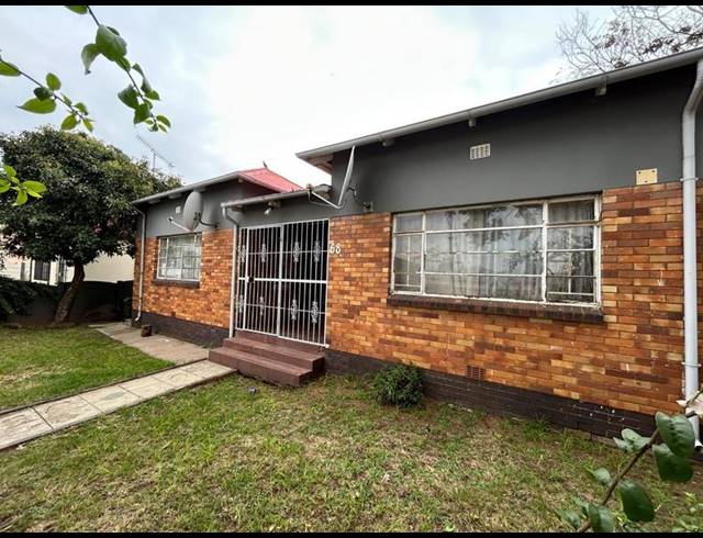 10 BEDROOM HOUSE FOR SALE IN ROSETTENVILLE